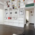 Magenta Navona Design *