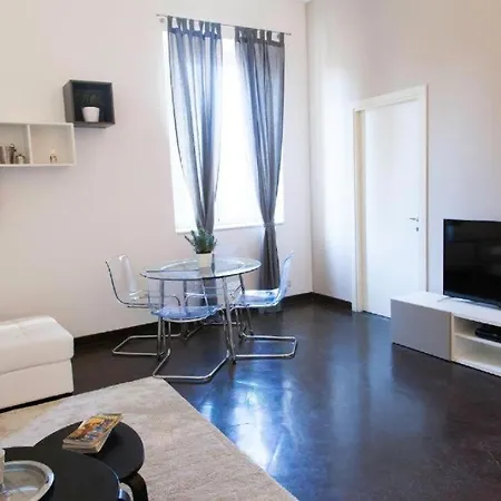 Magenta Navona Design